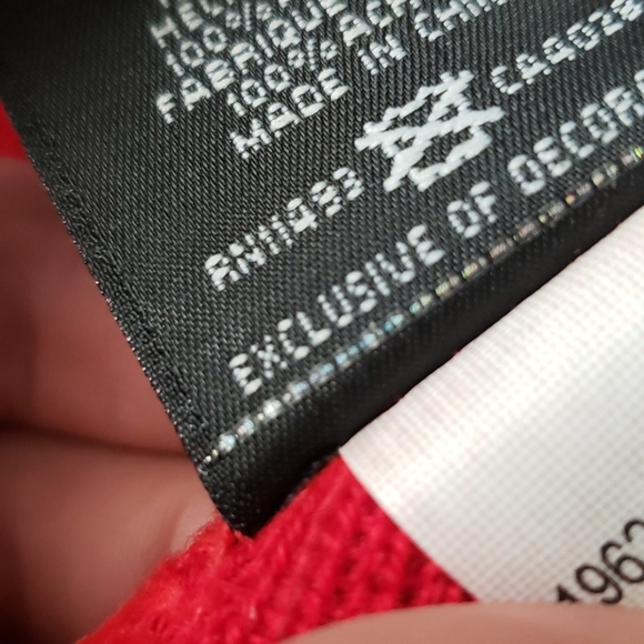 Red Supreme Beanie - Picture 5 of 6